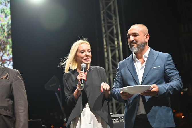 1-kilo-zeytin-77-bin-liraya-satildi-6.jpeg