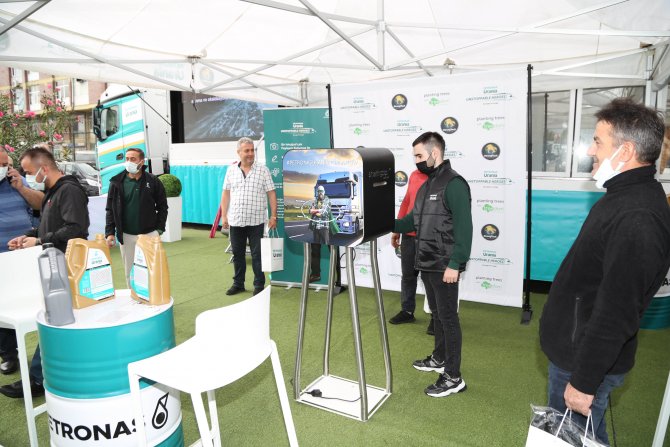 1632729172-petronas-urania-roadshow-5.jpeg