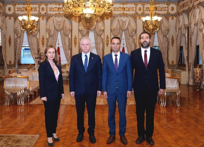 1716451116-ck-enerji-kurumsal-leti-im-direkt-r-burcu-cankurtaran-stanbul-valisi-davut-g-l-ck-enerji-bo-azi-i-elektrik-genel-m-d-r-ali-erman-aytac-ck-enerji-kurumsal-leti-im-m-d-r-serkan-zge.jpeg