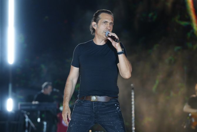 1780643493-man-sa-kyf-6-g-n-kira-konser-4.jpg