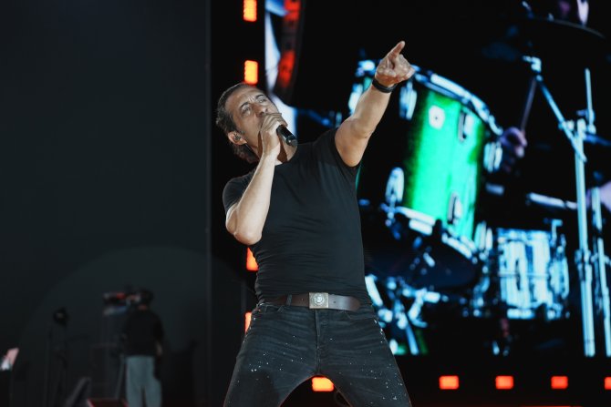 1780643508-man-sa-kyf-6-g-n-kira-konser-11.jpg