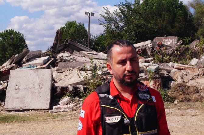 1786802680-akut-arama-kurtarma-derne-i-y-netim-kurulu-ba-kan-serhat-akbel-jpg.jpg