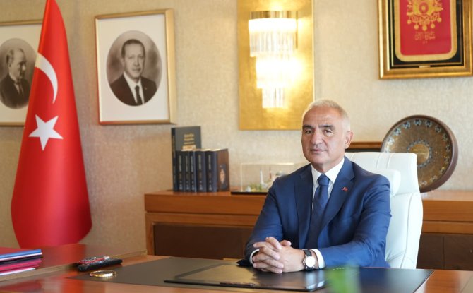 1790413685-ku-ltu-r-ve-turi-zm-bakani-mehmet-nuri-ersoy.jpg