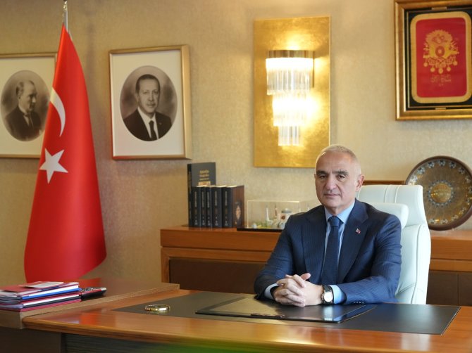 1792566171-ku-ltu-r-ve-turi-zm-bakani-mehmet-nuri-ersoy.jpg