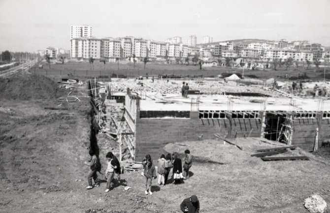 69d8f3c37b714-resim-3-pendik-hoyugu-demiryolu-boyu-genel-gorunum-1991.jpg