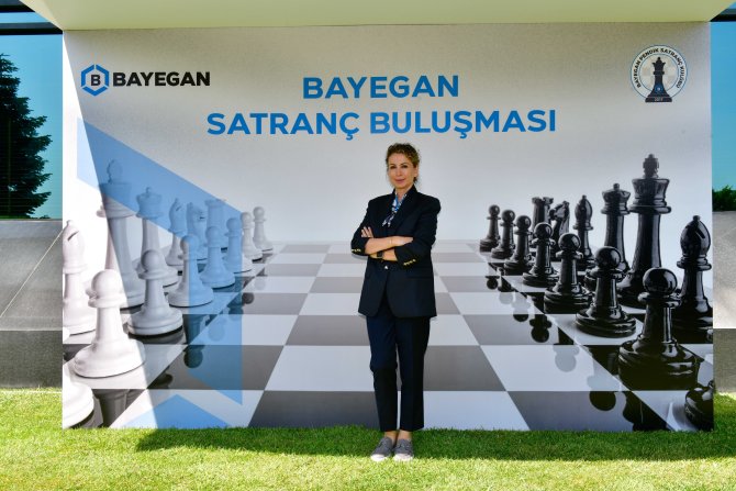 burcuolcayustunerbayeganceosu-184642664.jpg