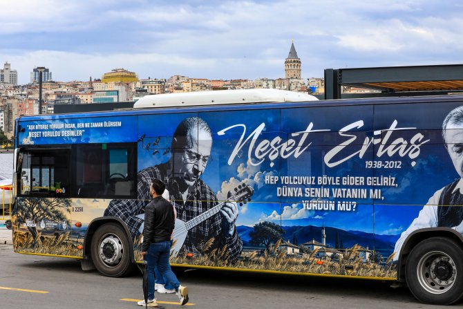 istanbul-yollarinda-neset-ertasa-saygi-17.jpeg