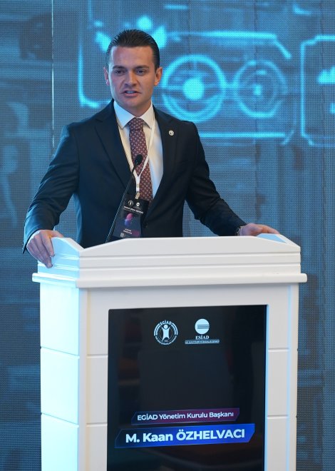 kaan-ozhelvaci-214504924.jpg