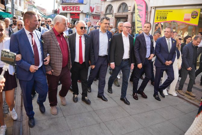 kortej.jpg