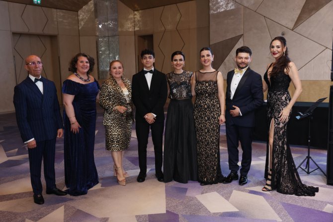 lutfi-kona-ayse-onat-oya-anlar-onat-tuna-izel-gulcin-yilmaz-izel-guluzar-gun-aslan-sahan-varan-eylem-senkal-172115186.jpg