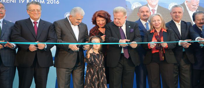xgaziantepki-okanlarin-universite-hastanesinin-acilisini-basbakan-yildirim-yapti-haber-icresim.jpg.pagespeed.ic.jpg
